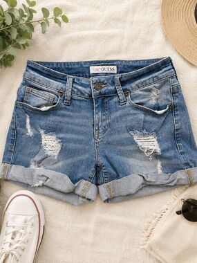 Guess Distressed Denim Shorts Cuffed Hem Mid Rise Logo Patch Size 26